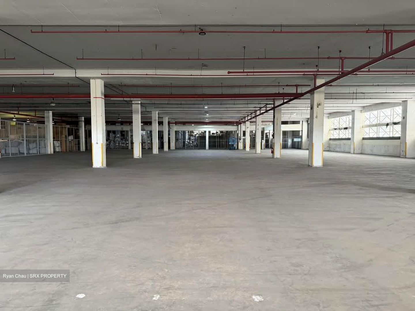 Gul Way (D22), Warehouse #604783121